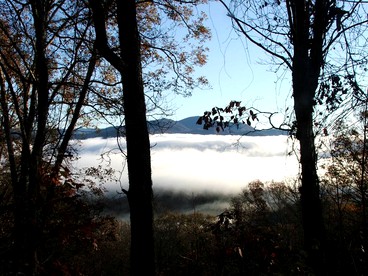 Secluded Log Cabin Getaway near Nantahala National Forest and Cheoah, North Carolina - Robbinsville, North Carolina - glamping.directory