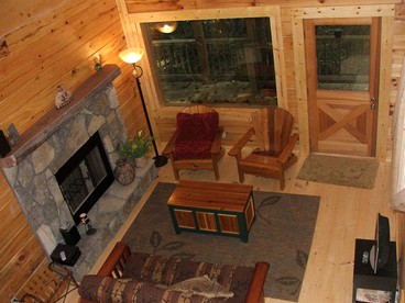 Secluded Log Cabin Getaway near Nantahala National Forest and Cheoah, North Carolina - Robbinsville, North Carolina - glamping.directory