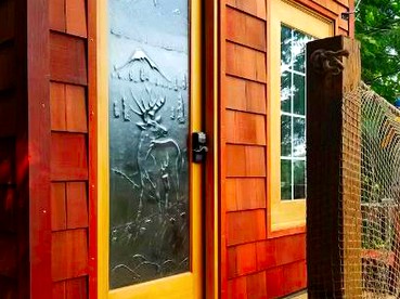 Idyllic Tree House Rental with a Cozy Fireplace in Snohomish, Washington - Snohomish, Washington - glamping.directory