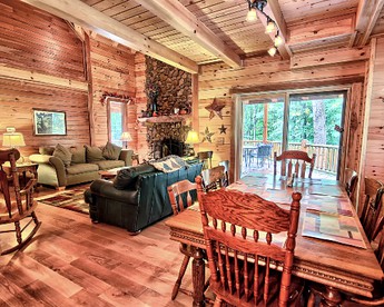 Luxuriously Equipped Lodge for Groups in Logan, Ohio - Logan, Ohio - glamping.directory
