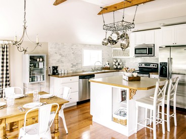 Upscale Barn Loft near Glacier National Park, Montana - Columbia Falls, Montana - glamping.directory