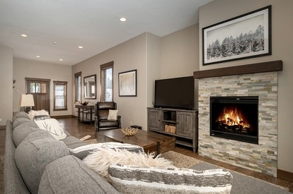 Stunning Vacation Rental with Hot Tub near Grand Park Recreation Center in Fraser, Colorado - Fraser, Colorado - glamping.directory