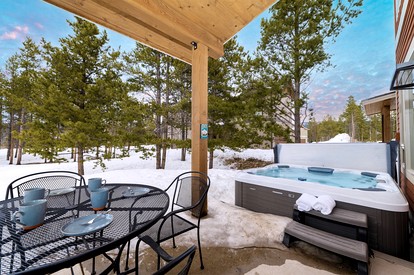 Stunning Vacation Rental with Hot Tub near Grand Park Recreation Center in Fraser, Colorado - Fraser, Colorado - glamping.directory