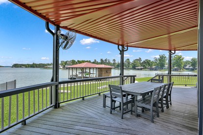 Lighthouse Views & Lake Vibes – 4BR Retreat in Livingston, TX - Livingston, Texas - glamping.directory