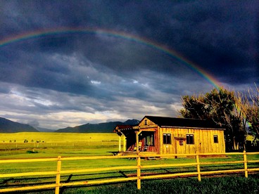 Romantic Cabin Getaway Along the Madison River in Ennis, Montana - Ennis, Montana - glamping.directory