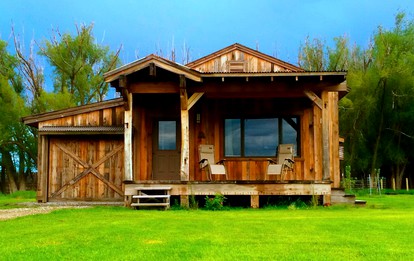 Romantic Cabin Getaway Along the Madison River in Ennis, Montana - glamping.directory