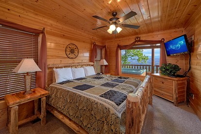 Incredible Great Smoky Mountains Cabin Rental for Romantic Getaways in Tennessee - Pigeon Forge, Tennessee - glamping.directory