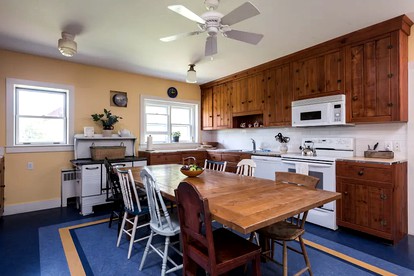 Secluded Cottage Rental with a Fireplace in Greenville, New York - Greenville, New York - glamping.directory