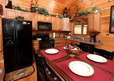 Lovely Family Log Cabin with a Game Room near Gatlinburg, Tennessee - Pigeon Forge, Tennessee - glamping.directory