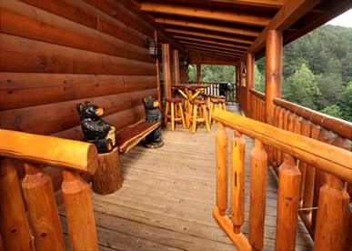 Lovely Family Log Cabin with a Game Room near Gatlinburg, Tennessee - Pigeon Forge, Tennessee - glamping.directory