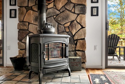 Awesome Wooden Cabin with Fire Pit in Great Cacapon, West Virginia - Great Cacapon, West Virginia - glamping.directory