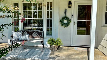 Charming Renovated Home with Spacious Yard near Downtown Siloam Springs, Arkansas - Siloam Springs, Arkansas - glamping.directory