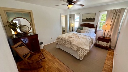 Charming Renovated Home with Spacious Yard near Downtown Siloam Springs, Arkansas - Siloam Springs, Arkansas - glamping.directory
