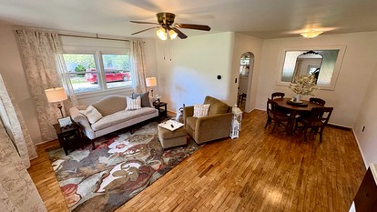 Charming Renovated Home with Spacious Yard near Downtown Siloam Springs, Arkansas - Siloam Springs, Arkansas - glamping.directory