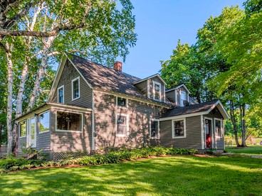 Gorgeous and Historical Cottage Rental near Mohawk Mountain, Connecticut - glamping.directory