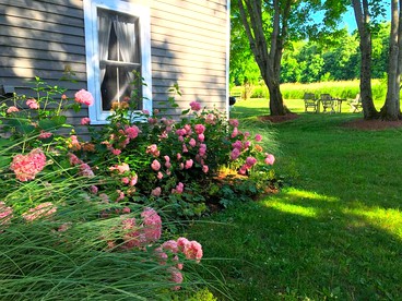 Gorgeous and Historical Cottage Rental near Mohawk Mountain, Connecticut - Sharon, Connecticut - glamping.directory