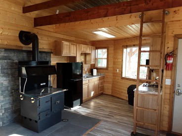 Cute Off-Grid Glamping Cabin Rental in Idaho for Relaxing Nature Getaways - Plummer, Idaho - glamping.directory