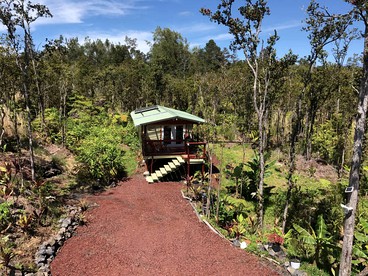 Amazing Eco-Friendly Cabin for Two near Volcano National Park, Hawaii - Volcano, Hawaii - glamping.directory