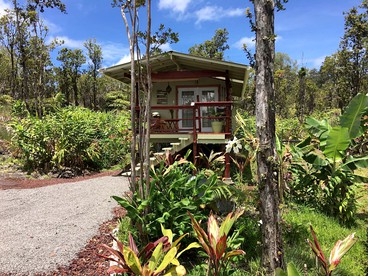 Amazing Eco-Friendly Cabin for Two near Volcano National Park, Hawaii - Volcano, Hawaii - glamping.directory