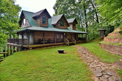 Stunning Mountain Cabin with Hot Tub and Game Room Near Asheville in Old Fort, NC - Old Fort, North Carolina - glamping.directory