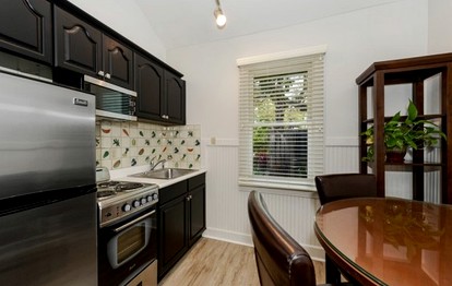 Romantic Studio Cottage near Clearwater Beach in Florida - Indian Rocks Beach, Florida - glamping.directory