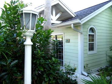 Romantic Studio Cottage near Clearwater Beach in Florida - Indian Rocks Beach, Florida - glamping.directory