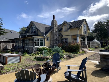 Charming Villa Ideal for Hiking in Pacific Grove, California -  Pacific Grove, California - glamping.directory