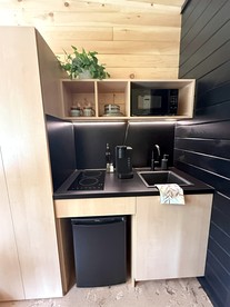 Serene Tiny House Nestled in the Woods in Quakertown for a Romantic Glamping Getaway in Pennsylvania - Quakertown, Pennsylvania - glamping.directory