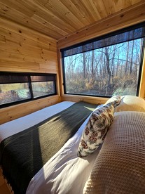Serene Tiny House Nestled in the Woods in Quakertown for a Romantic Glamping Getaway in Pennsylvania - Quakertown, Pennsylvania - glamping.directory