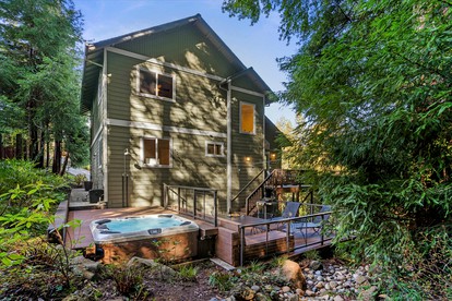 Guerneville Cabin with Hot Tub and Forest Views near Sonoma Wine Country - Guerneville, California - glamping.directory