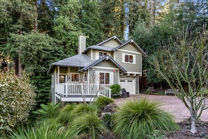 Guerneville Cabin with Hot Tub and Forest Views near Sonoma Wine Country - glamping.directory