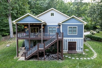 Impressive Cabin with Great Surroundings in Chattanooga, Tennessee - Chattanooga, Tennessee - glamping.directory