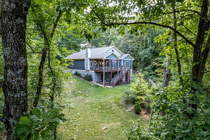 Impressive Cabin with Great Surroundings in Chattanooga, Tennessee - glamping.directory