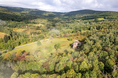Secluded Contemporary Haven with Fire Pit & Sweeping Vistas in Margaretville, New York - Margaretville, New York - glamping.directory