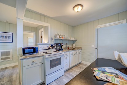 Lakeside Cabin Rental with Beach Access and Fire-Pit for Relaxing Getaways to Lake Michigan - Muskegon, Michigan - glamping.directory