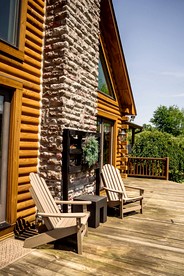 Luxurious Log Cabin with Game Room & Fireplace near Princeton in New Hope, Pennsylvania - New Hope, Pennsylvania - glamping.directory