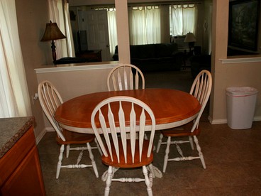 Spacious 10-Person Cabin Rental on Lake Dunlap near Austin, Texas - New Braunfels, Texas - glamping.directory