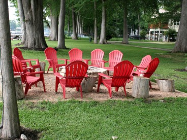 Spacious 10-Person Cabin Rental on Lake Dunlap near Austin, Texas - New Braunfels, Texas - glamping.directory