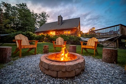 Incredible New York Cabin with a Spa and Movie Theater - Livingston Manor, New York - glamping.directory