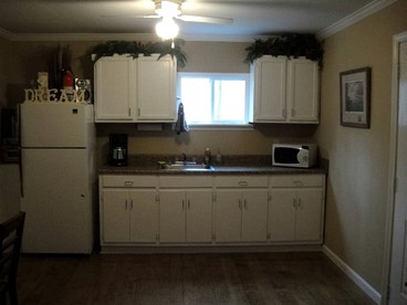 Enchanting Cabin Rental in the Woods with Shared Hot Tub near Arab, Alabama - Union Grove, Alabama - glamping.directory