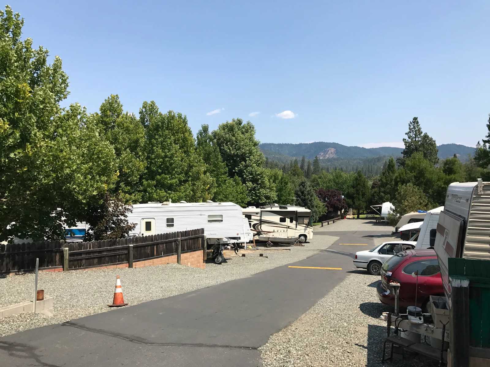 Trinity Alps RV Park - glamping.directory