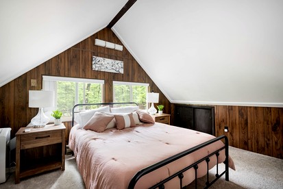 Cute Secluded Cabin with Fire Pit in Hedgesville, West Virginia - Hedgesville, West Virginia - glamping.directory