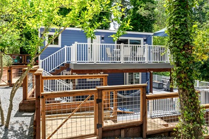 Gorgeous Cabin with Bocce Ball, Hot-tub and Fire Pit in Forestville, California - Forestville, California - glamping.directory
