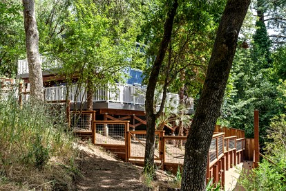 Gorgeous Cabin with Bocce Ball, Hot-tub and Fire Pit in Forestville, California - Forestville, California - glamping.directory