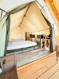 #L Son's Comfortable Safari Tent in Kingsbury, TX - Kingsbury, Texas - glamping.directory