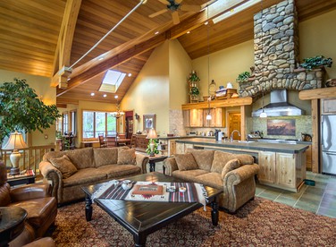 Luxury Five-Bedroom Villa in Gated Community near Copper Mountain, Colorado - Silverthorne, Colorado - glamping.directory