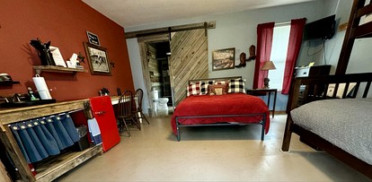 Cozy Wildlife Cabin with Private Porch and Stargazing near Mountain Home, Texas - Mountain Home, Texas - glamping.directory