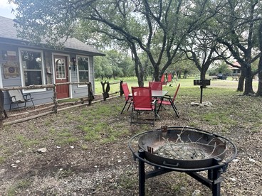 Cozy Wildlife Cabin with Private Porch and Stargazing near Mountain Home, Texas - Mountain Home, Texas - glamping.directory