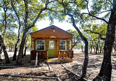 Cozy Wildlife Cabin with Private Porch and Stargazing near Mountain Home, Texas - Mountain Home, Texas - glamping.directory