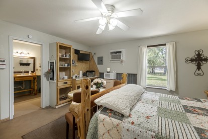 Cozy Wildlife Cabin with Private Porch and Stargazing near Mountain Home, Texas - Mountain Home, Texas - glamping.directory